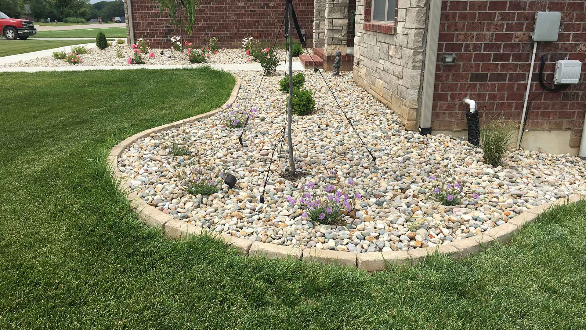 Landscape and lawn maintained in Columbia, IL.